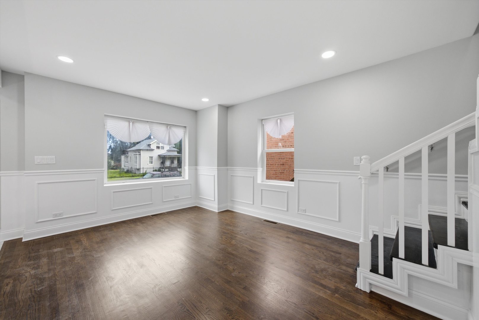 433 W 100TH Street
