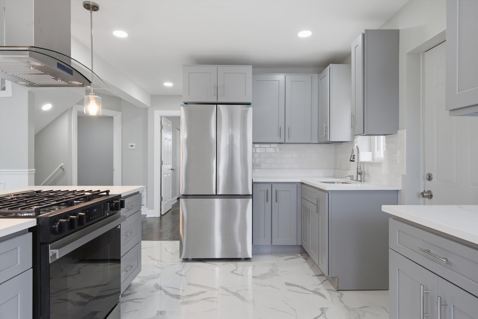 433 W 100TH Street