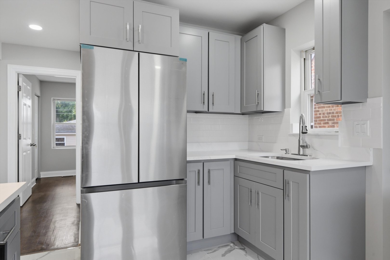 433 W 100TH Street