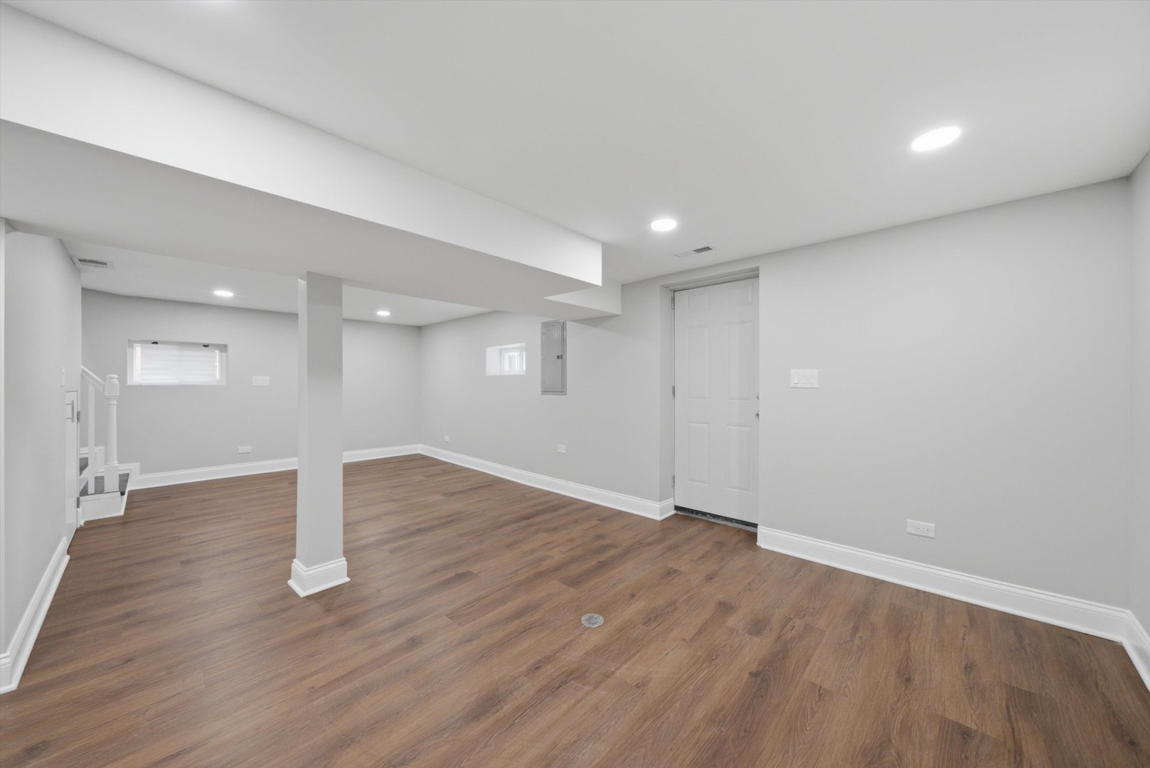 433 W 100TH Street