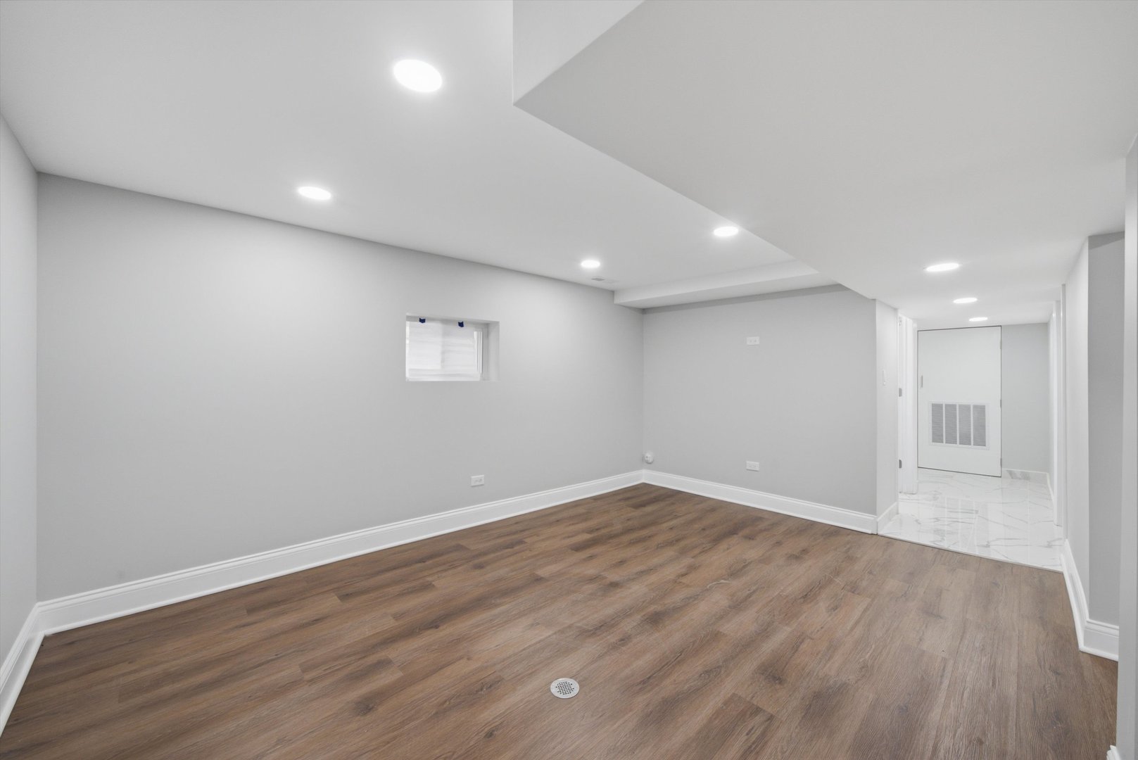 433 W 100TH Street