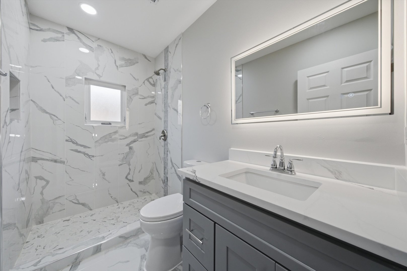 433 W 100TH Street