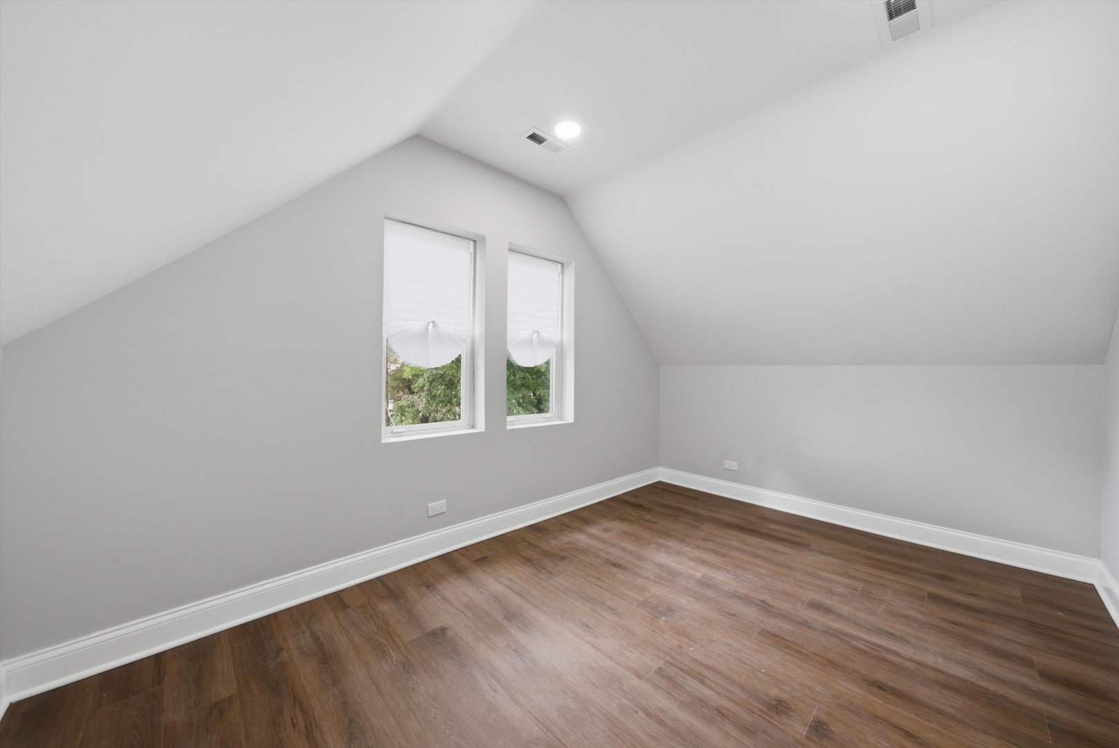 433 W 100TH Street