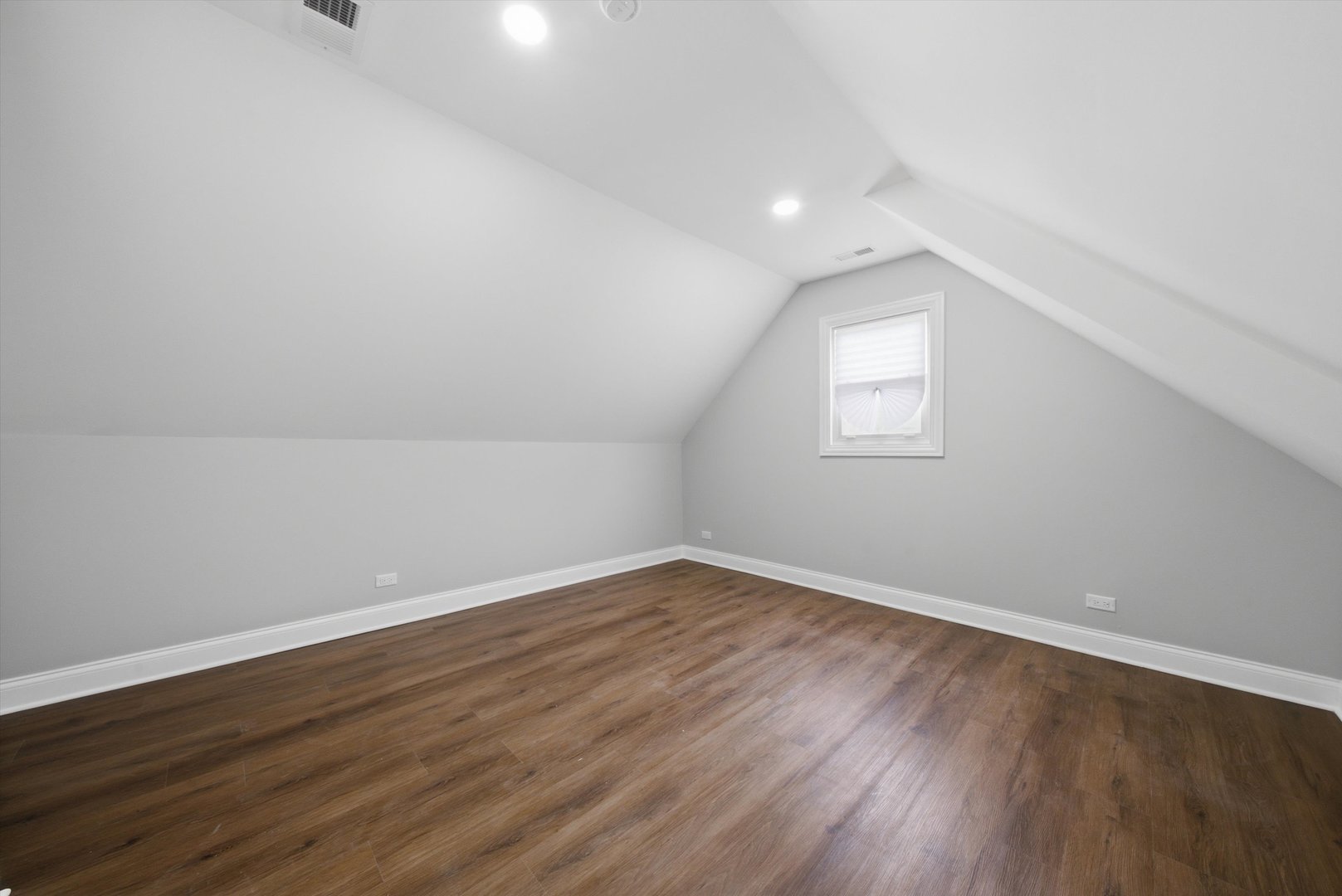 433 W 100TH Street