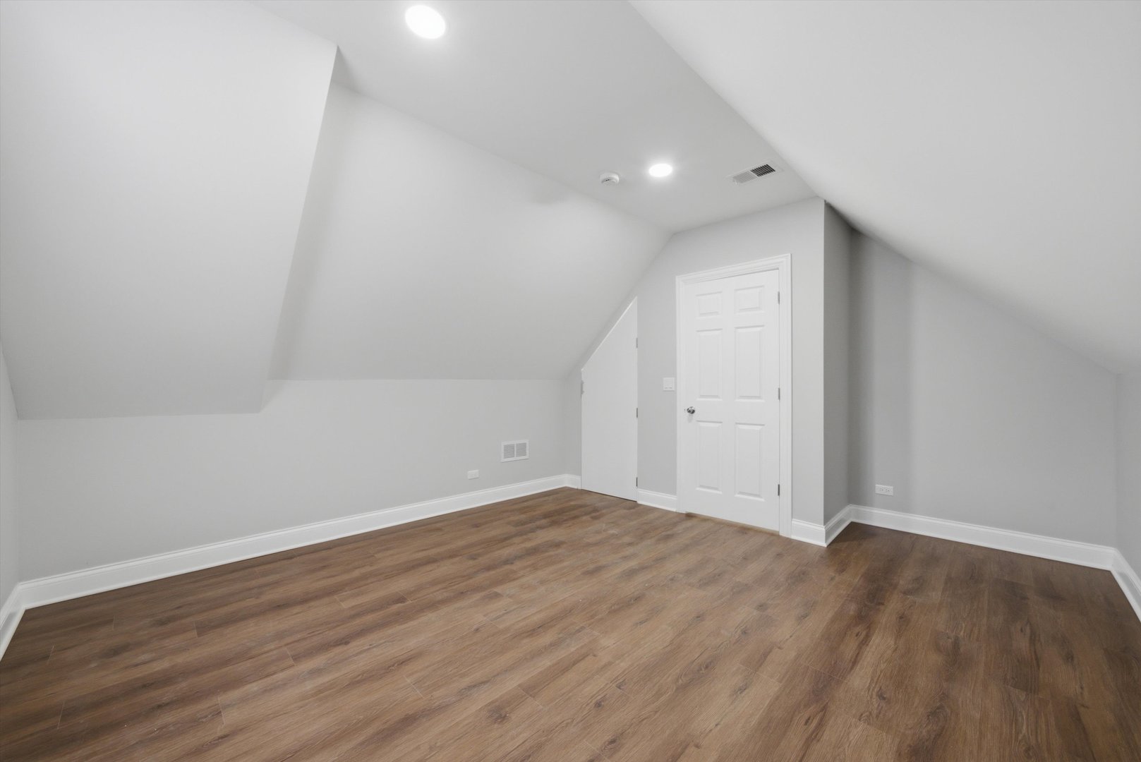 433 W 100TH Street