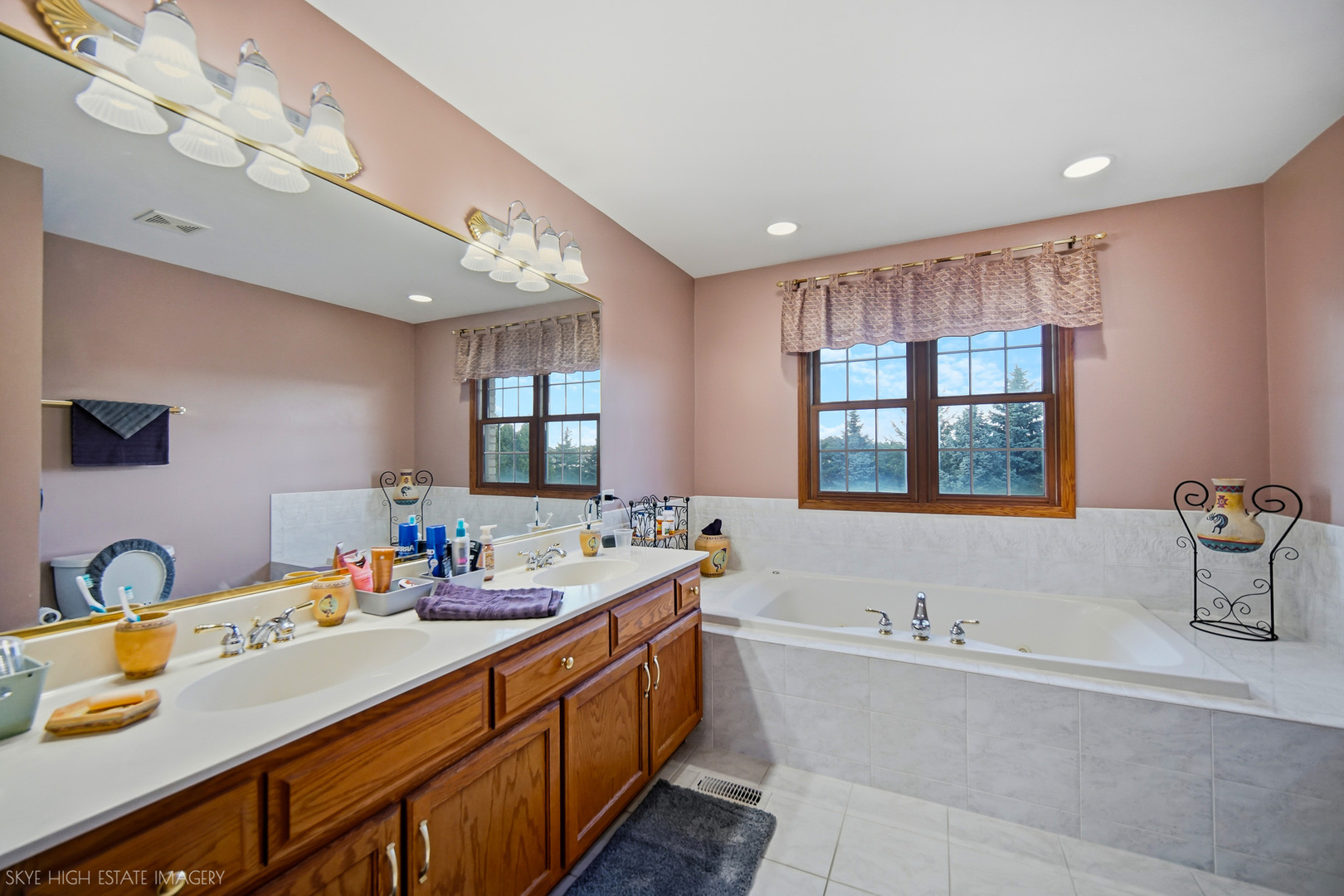 16015 Ridgewood Drive