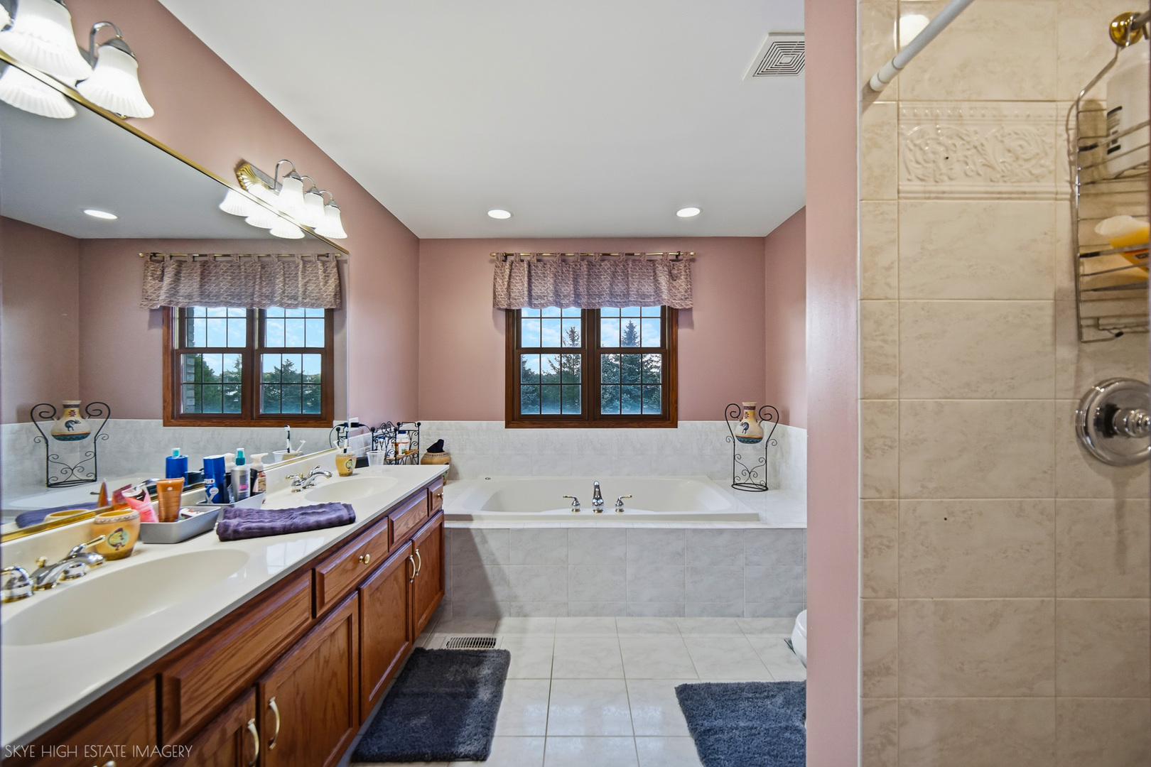 16015 Ridgewood Drive