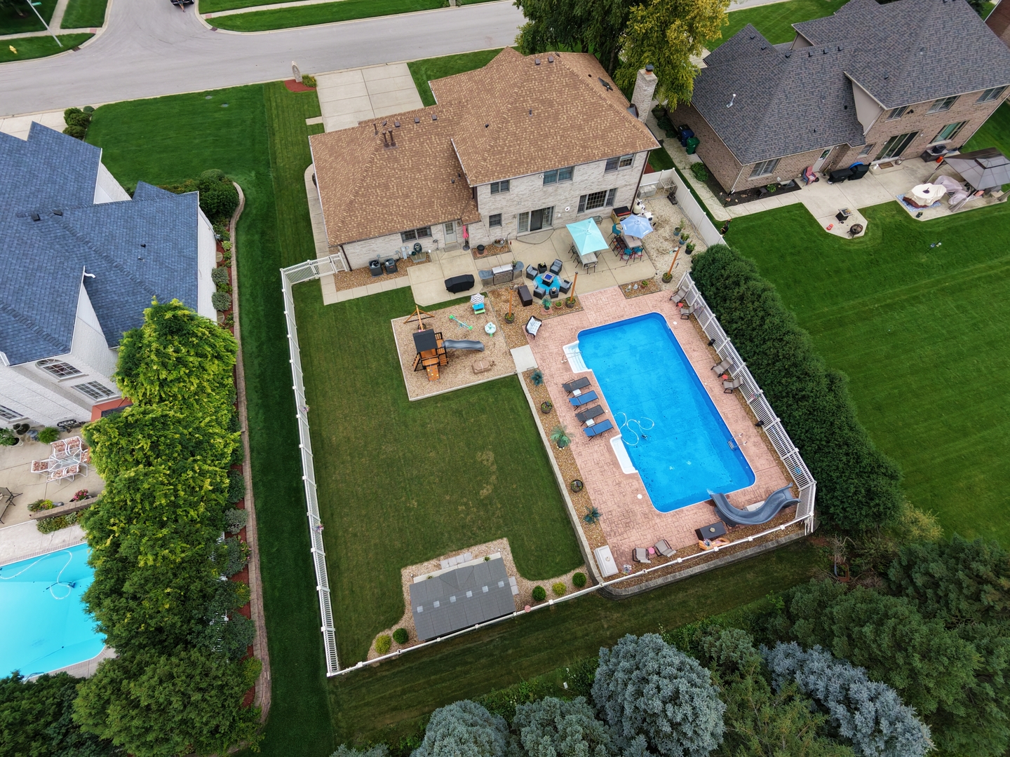 16015 Ridgewood Drive