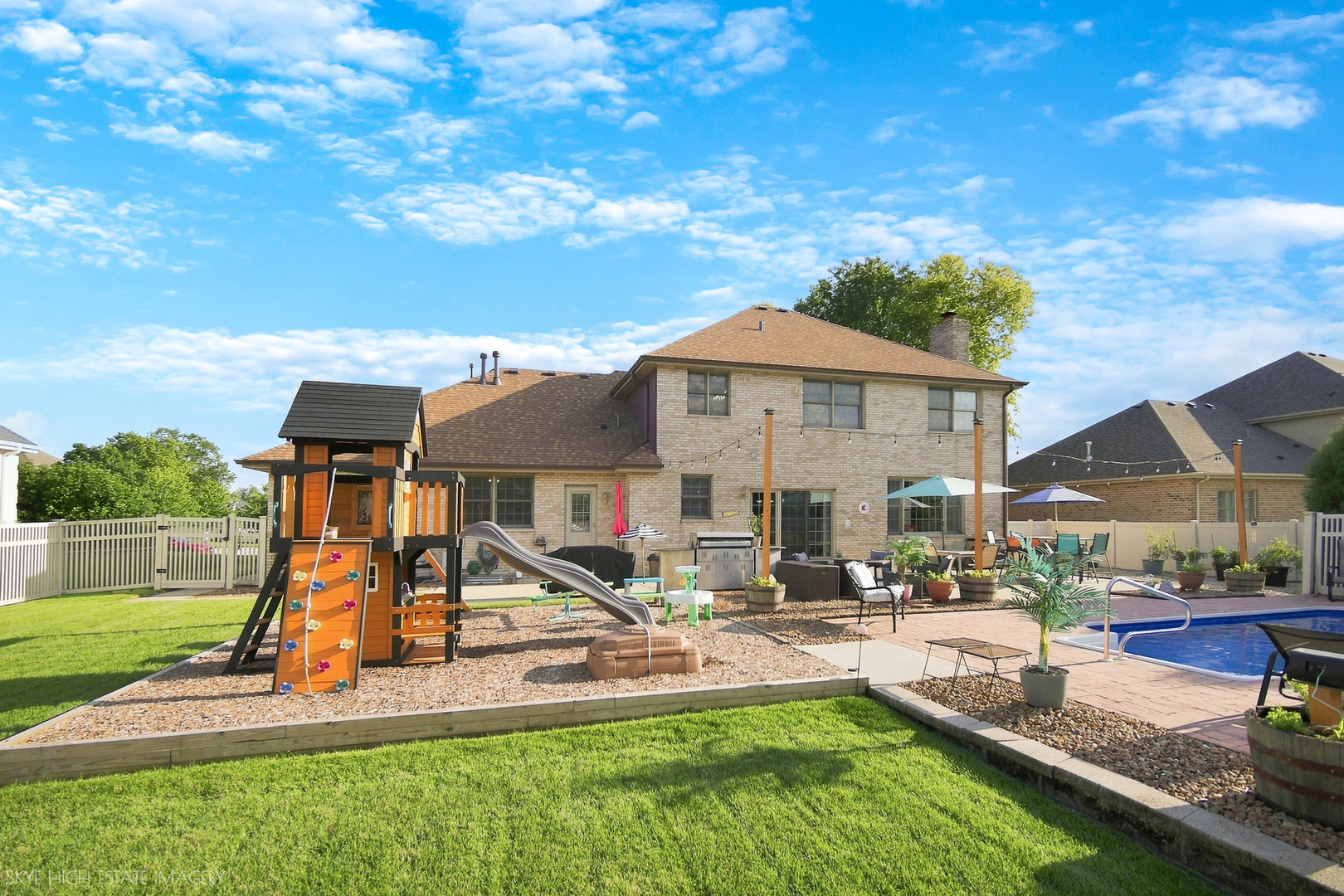 16015 Ridgewood Drive