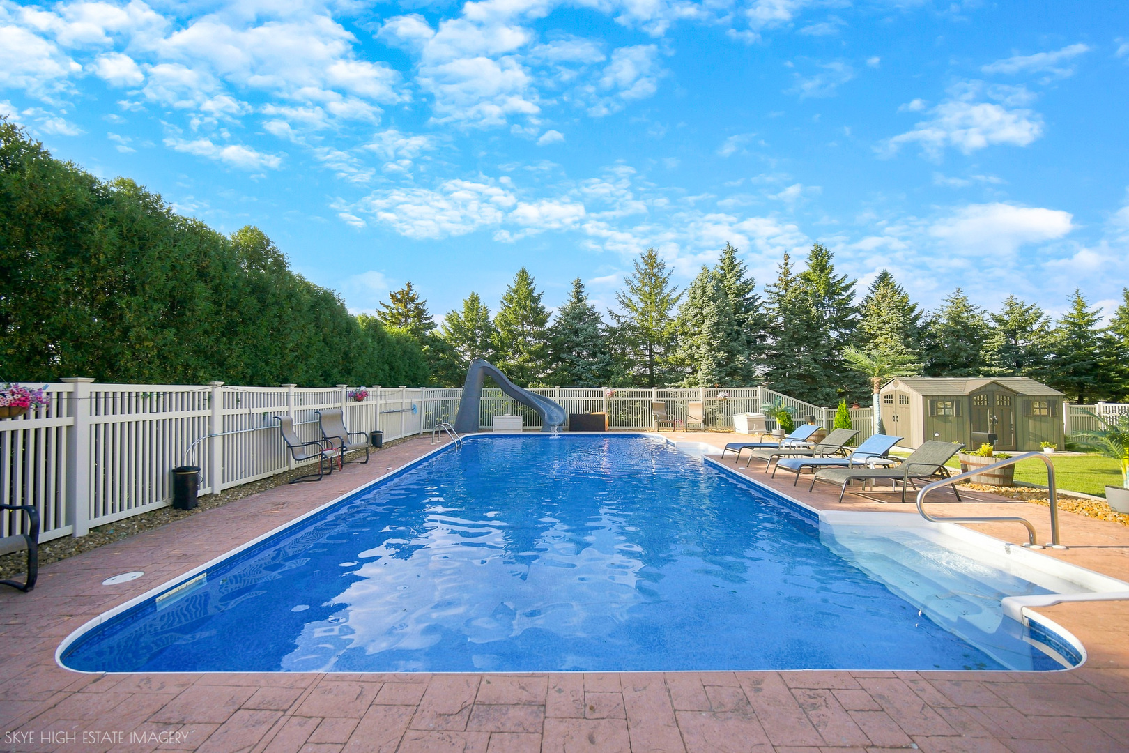 16015 Ridgewood Drive