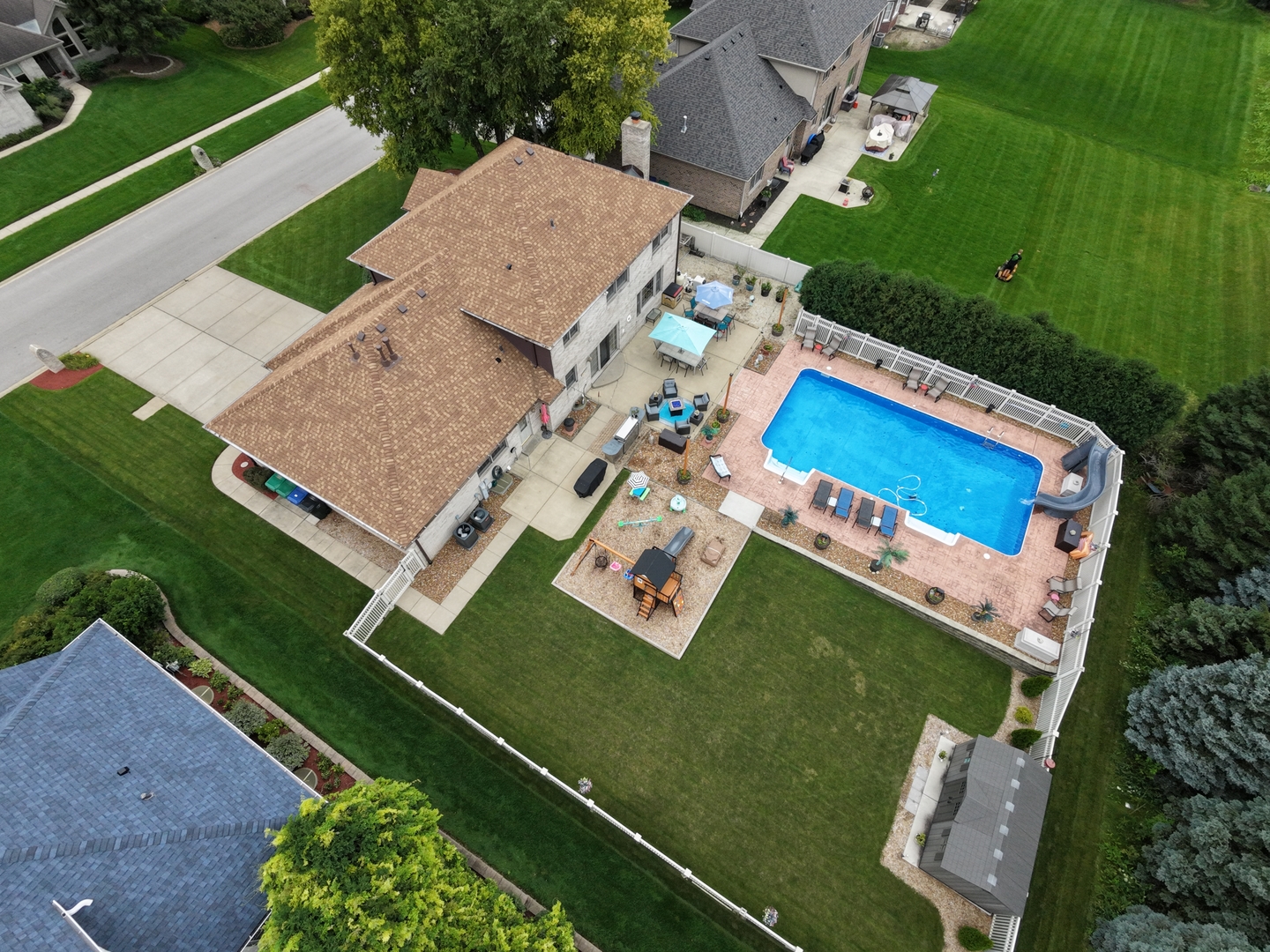 16015 Ridgewood Drive