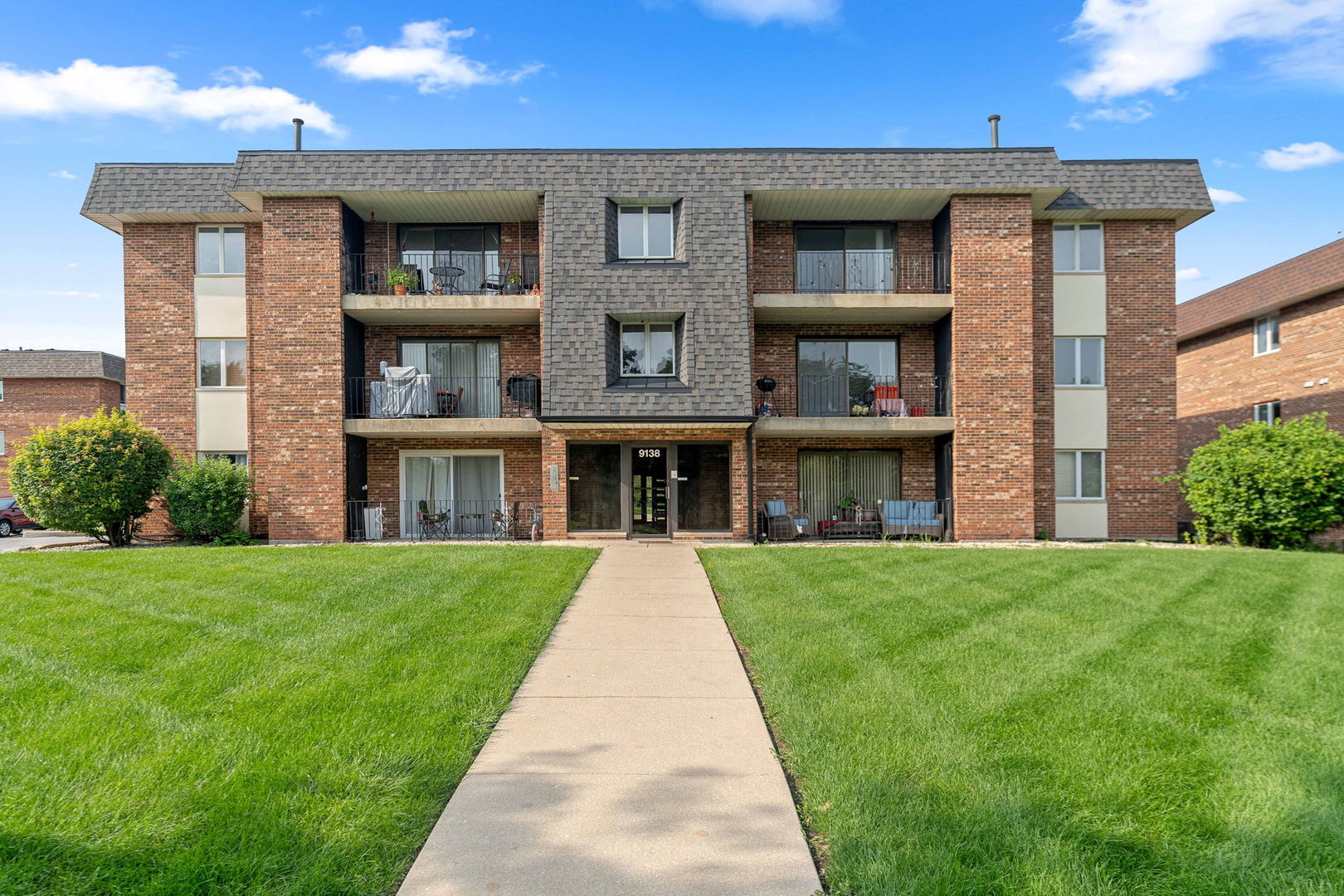 9138 W 140TH Street Unit: 1NE