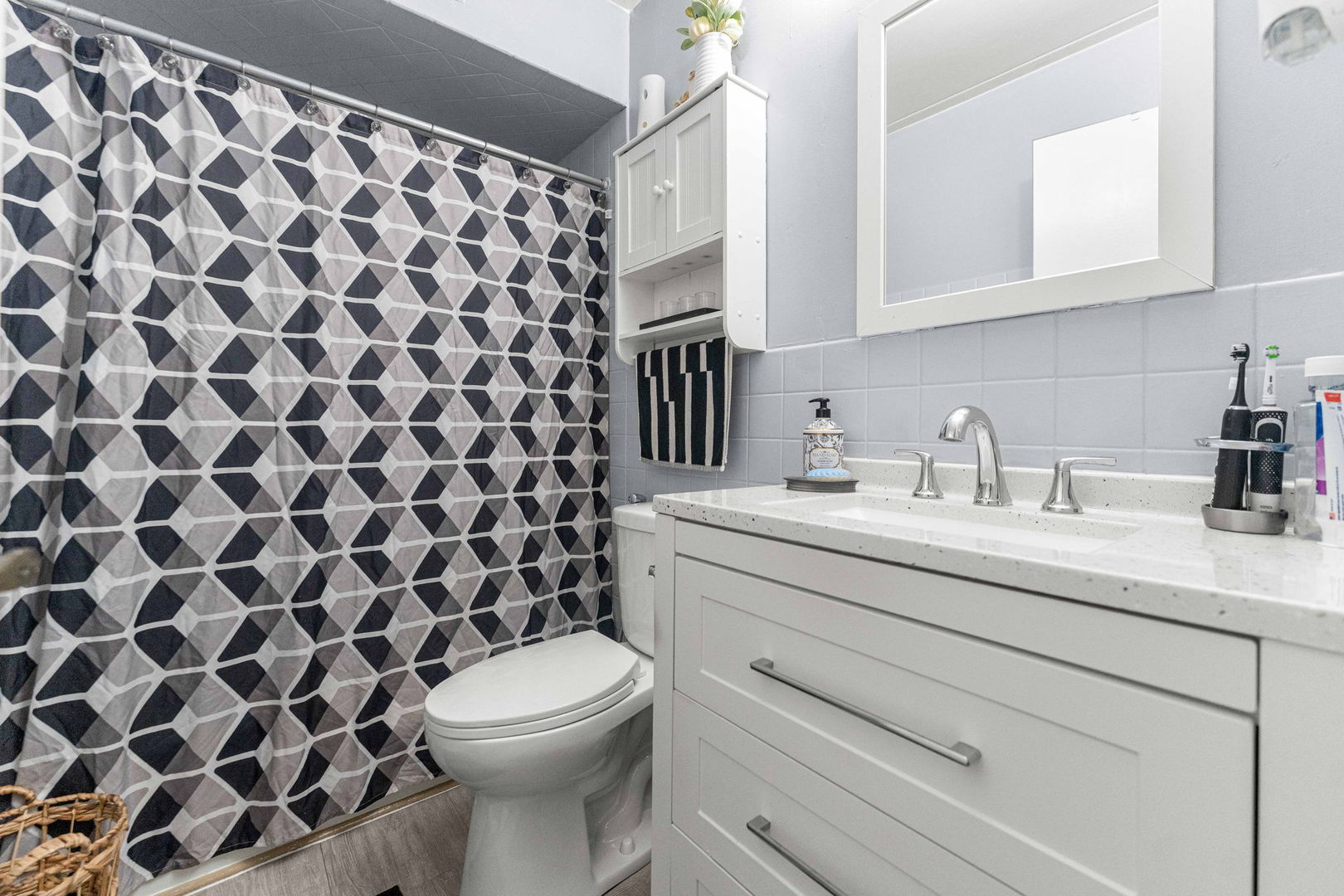 9138 W 140TH Street Unit: 1NE