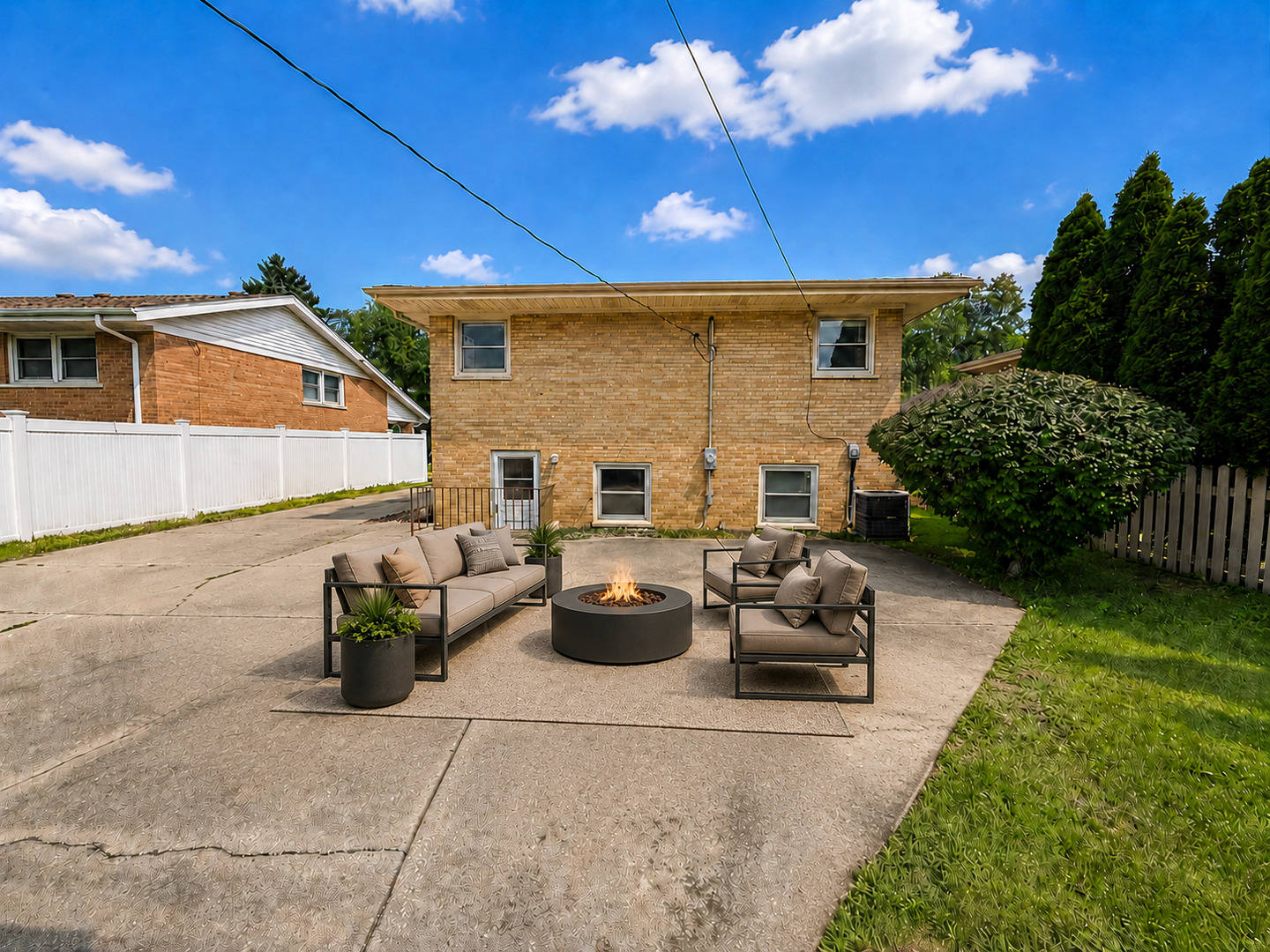 1638 Forest Road
