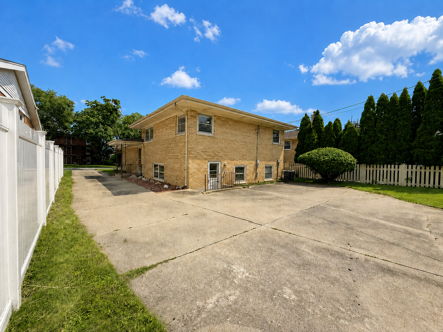 1638 Forest Road