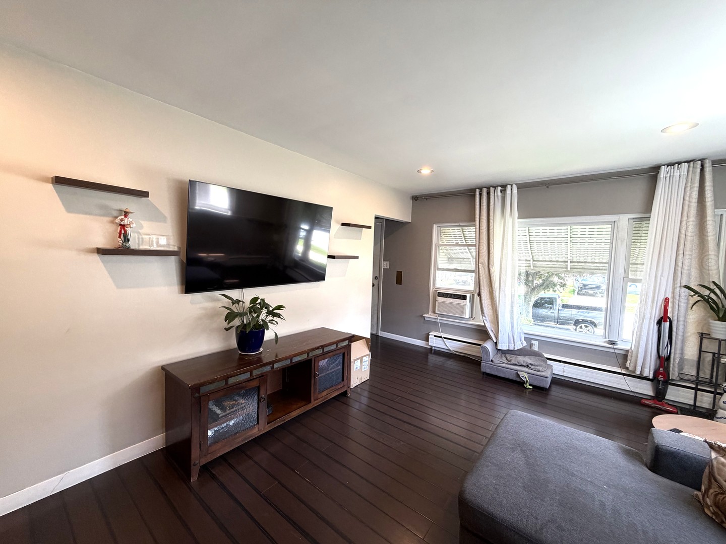 3724 S 60th Court