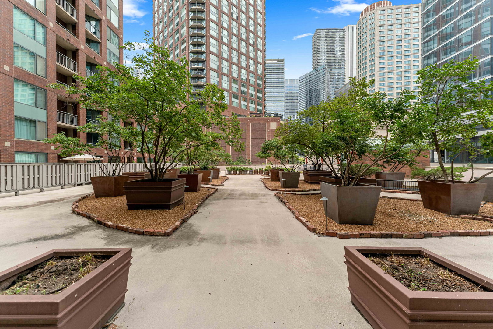 440 N Mcclurg Court Unit: 805