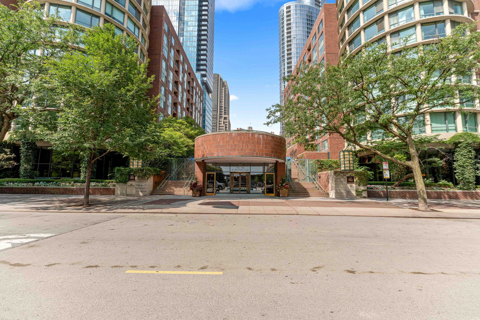 440 N Mcclurg Court Unit: 805
