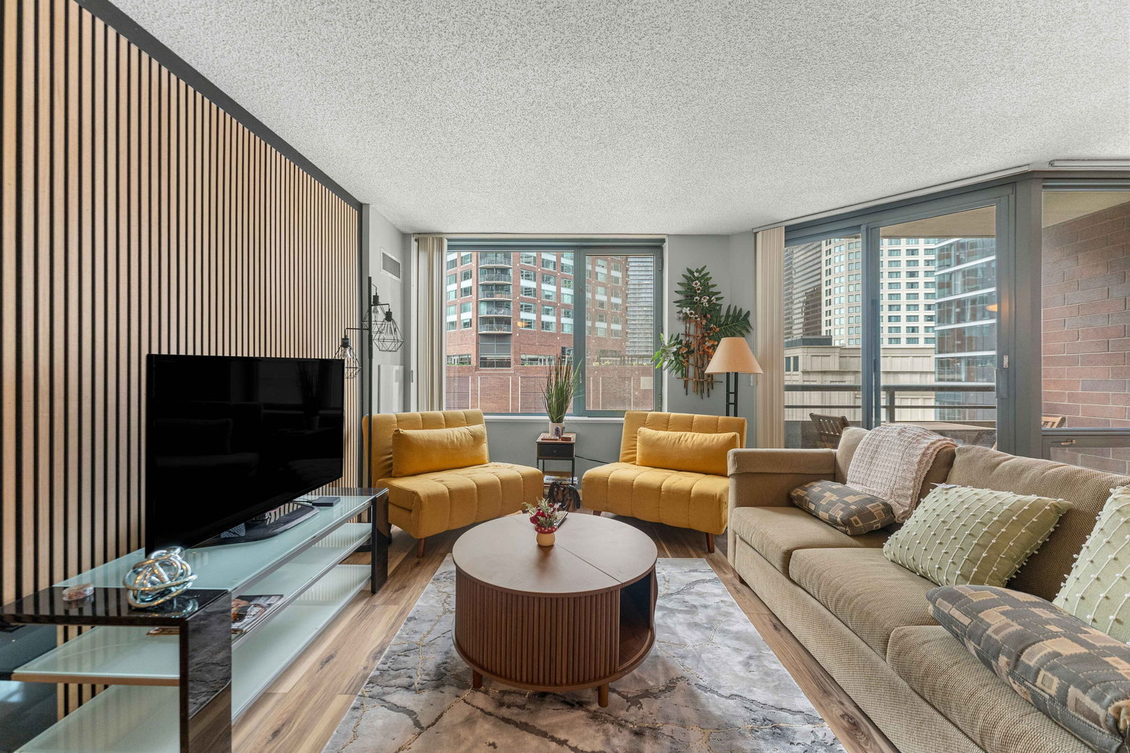 440 N Mcclurg Court Unit: 805