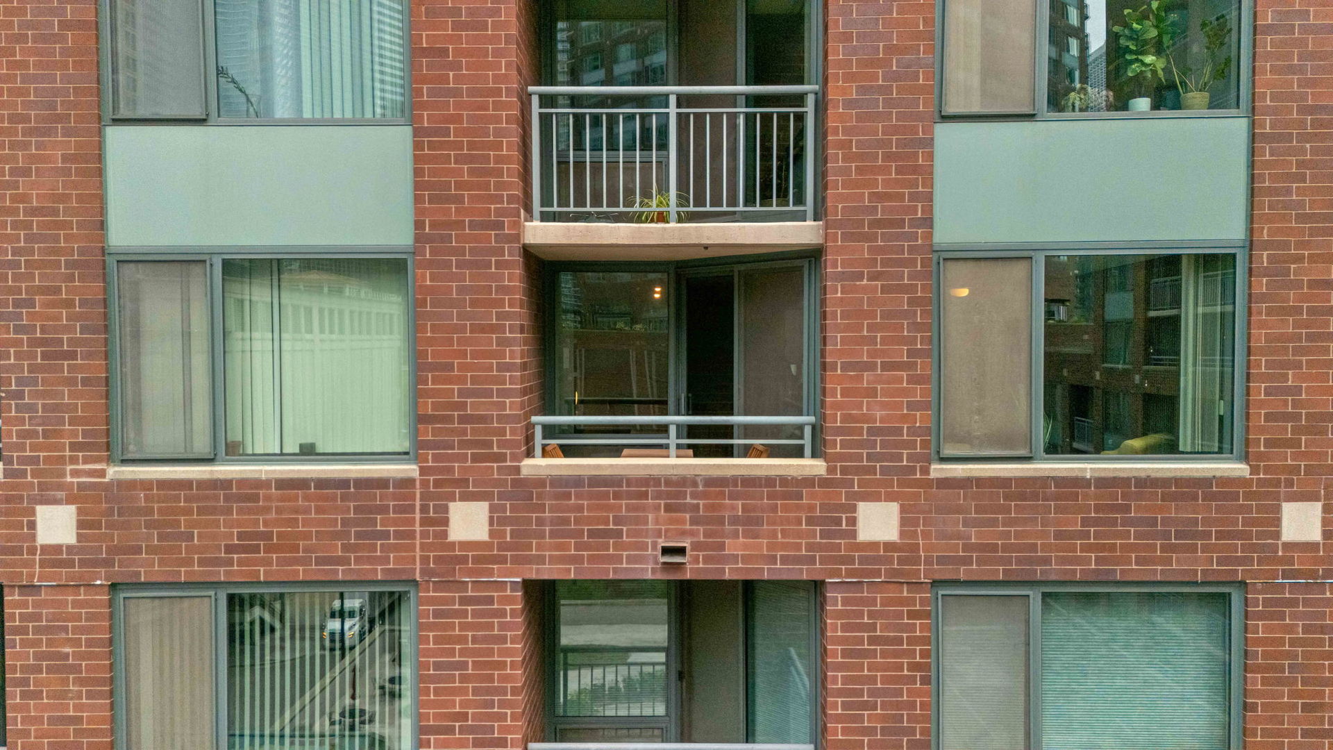 440 N Mcclurg Court Unit: 805