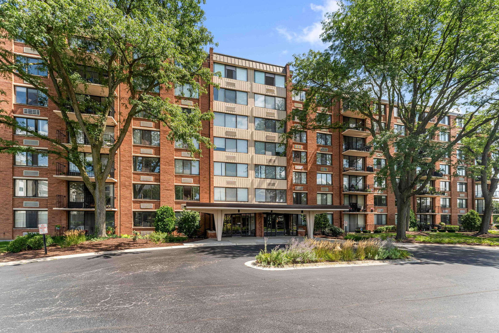 2000 Saint Regis Drive Unit: 7D