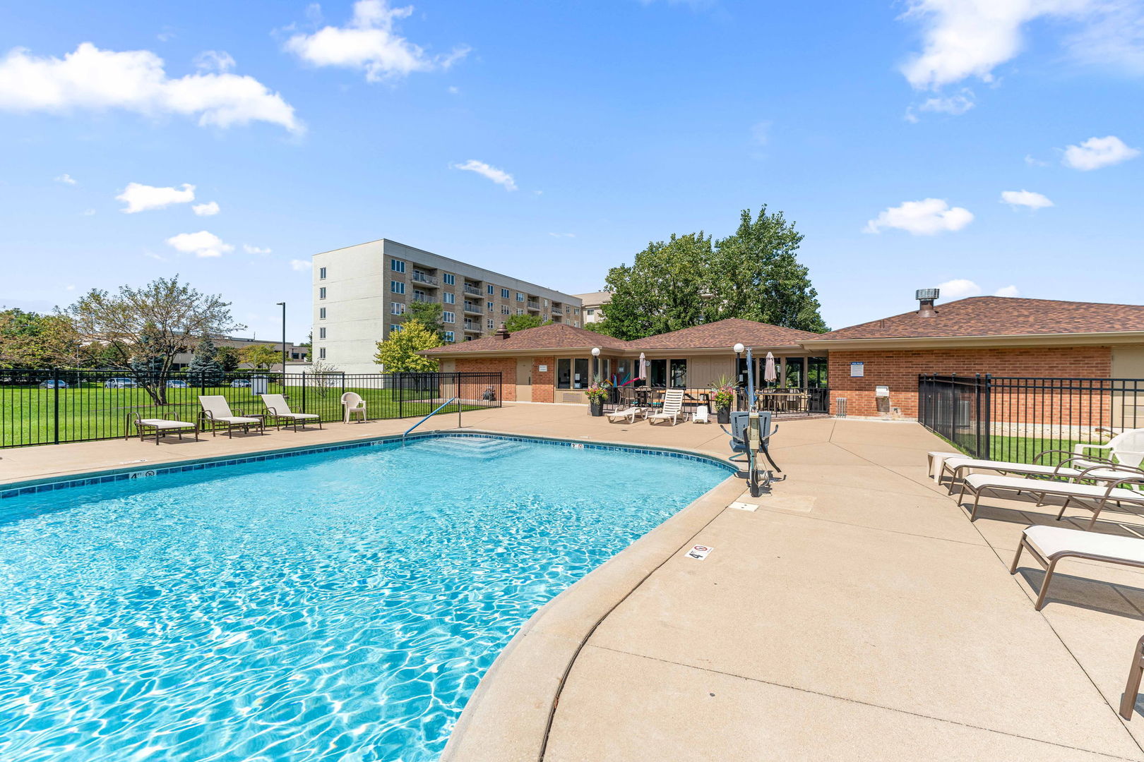 2000 Saint Regis Drive Unit: 7D