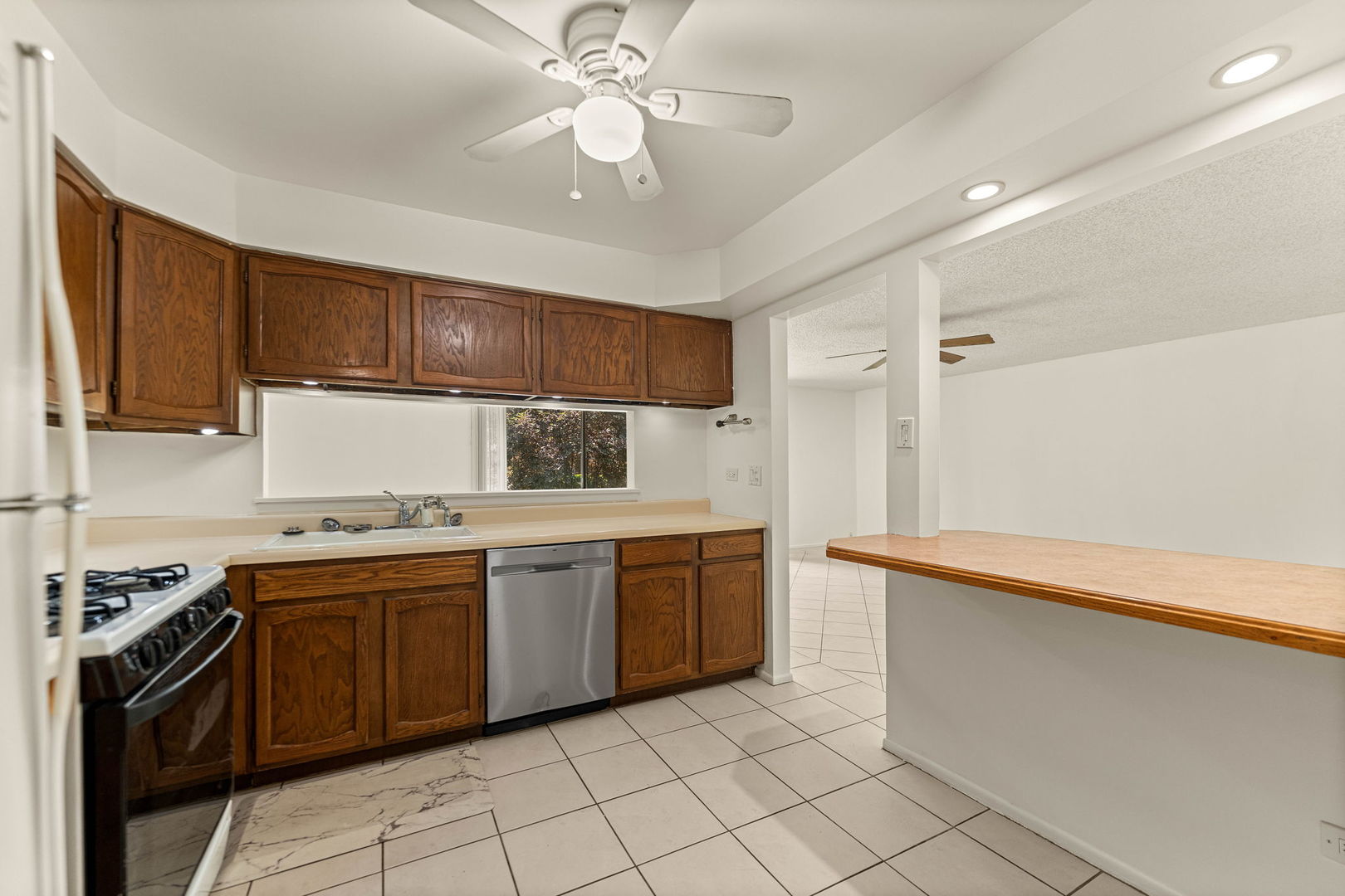 8245 Poplar Lane Unit: 5B
