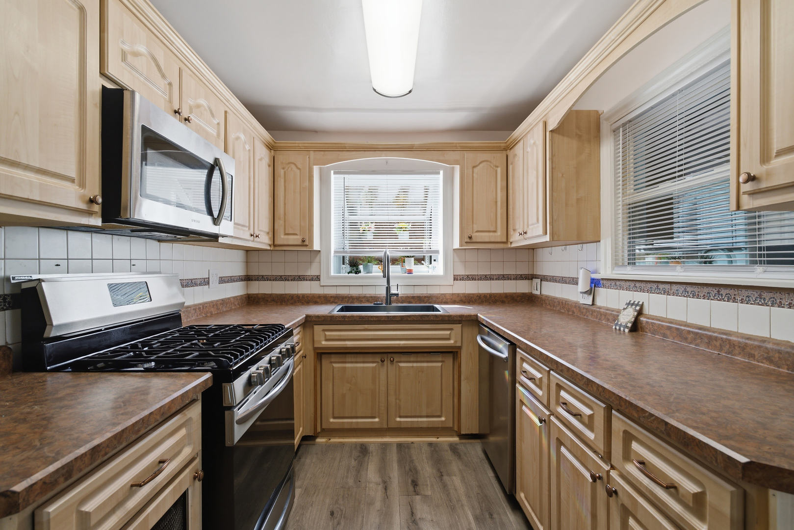 3718 W 67th Place