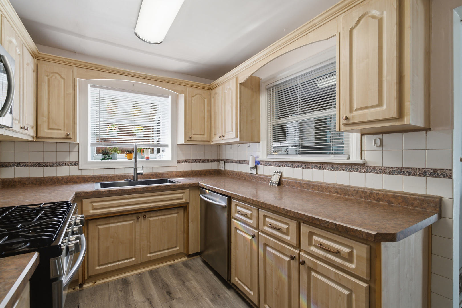 3718 W 67th Place