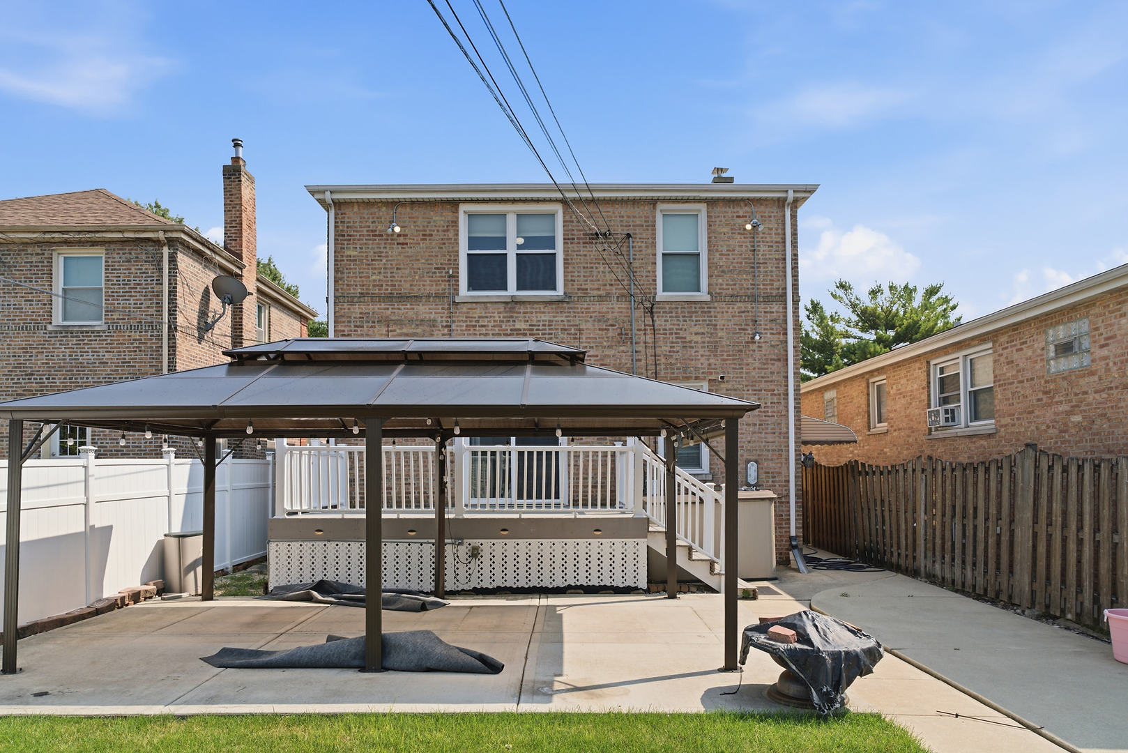 3718 W 67th Place
