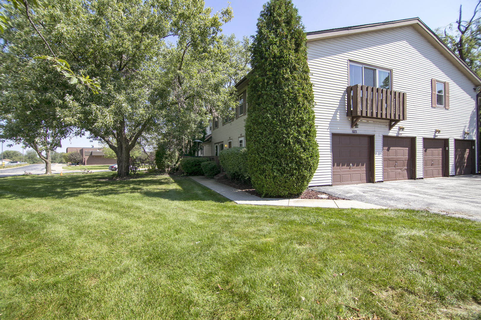 7744 W Jefferson Court Unit: 16
