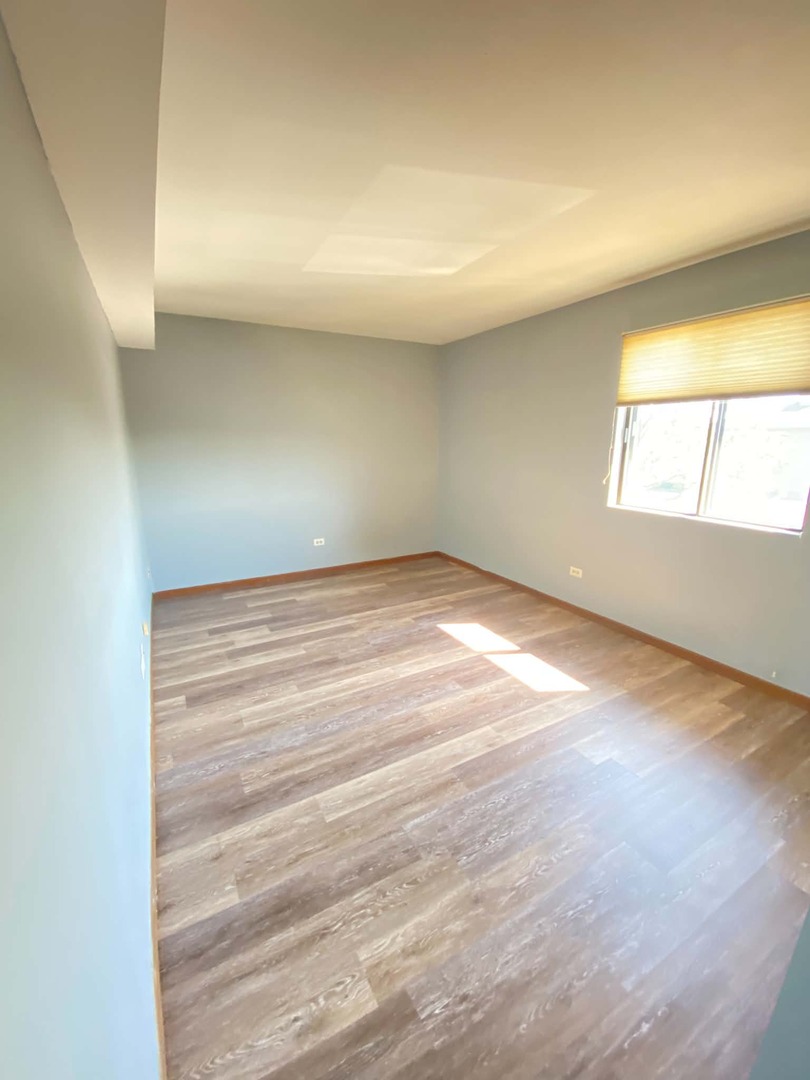 13933 LARAMIE Avenue Unit: 217