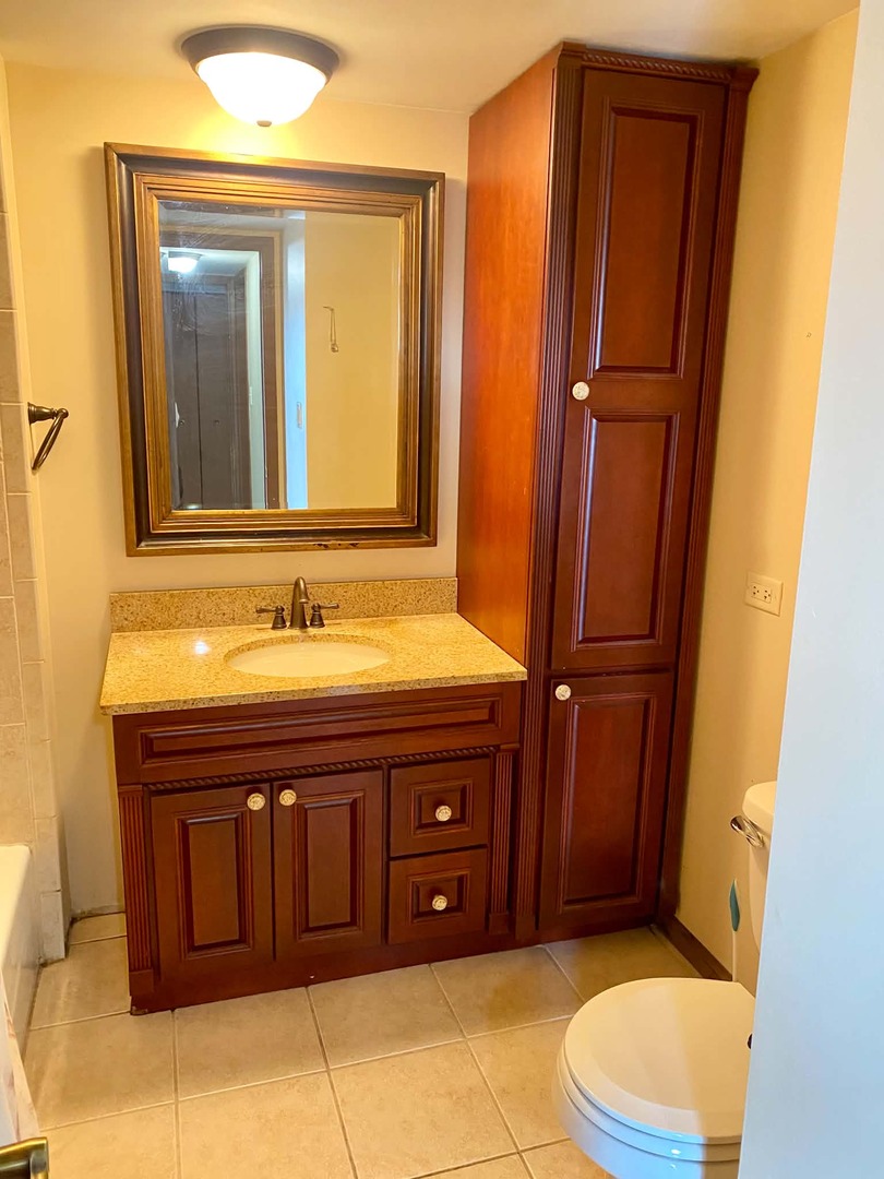 13933 LARAMIE Avenue Unit: 217