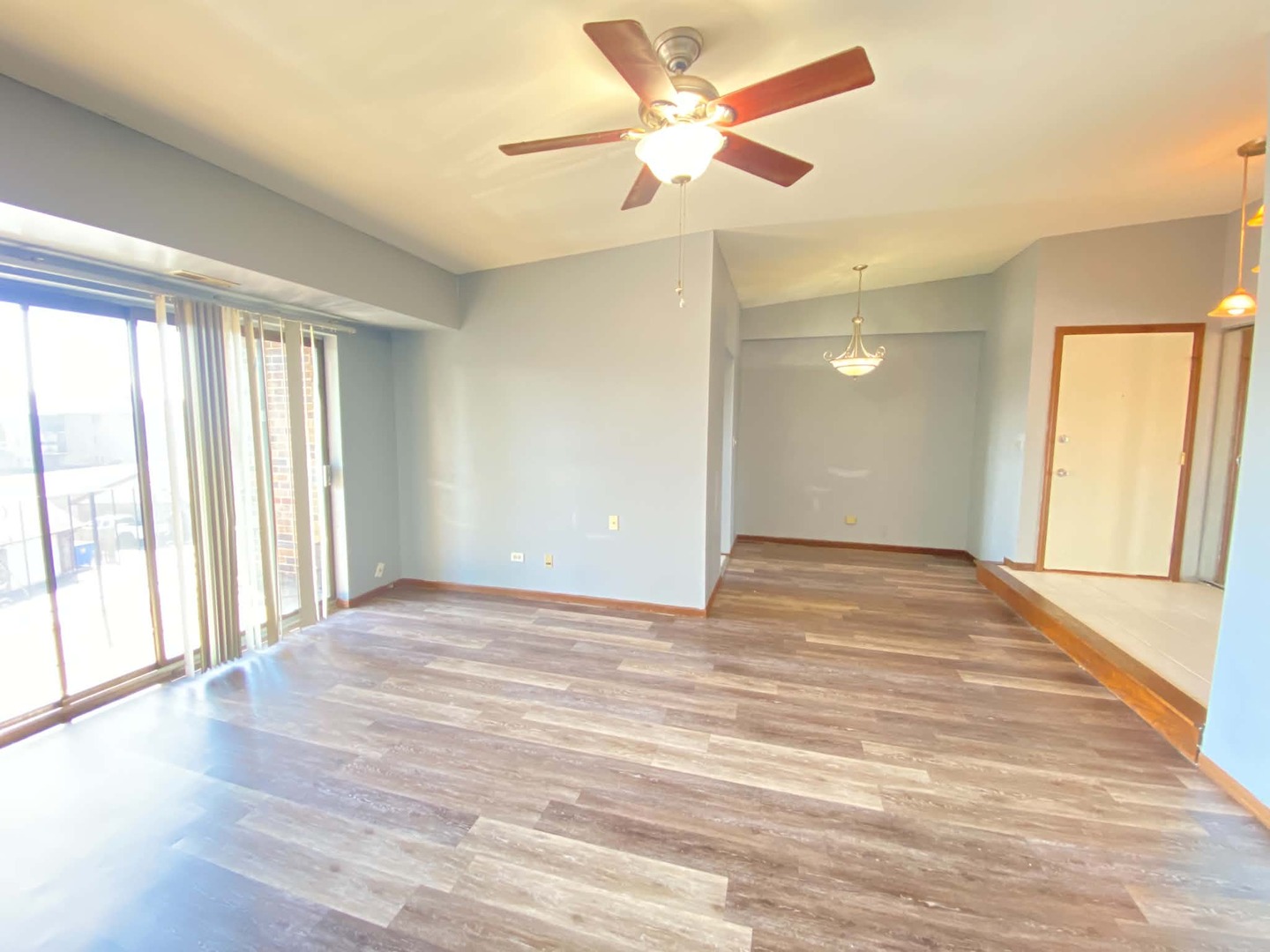 13933 LARAMIE Avenue Unit: 217