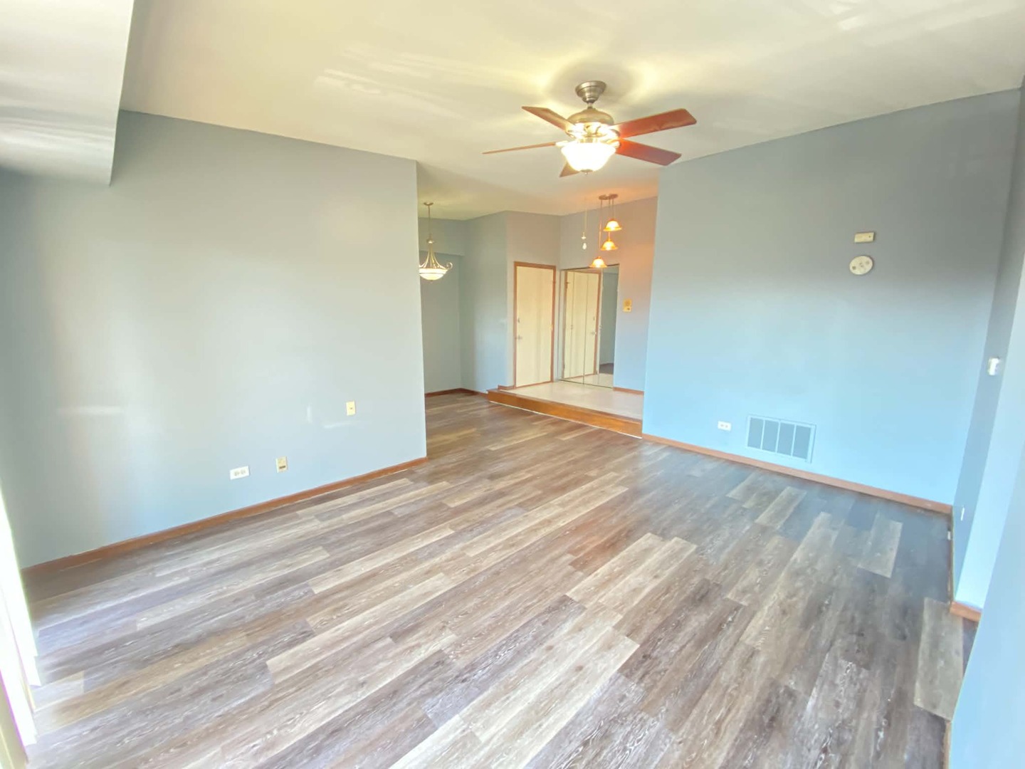 13933 LARAMIE Avenue Unit: 217