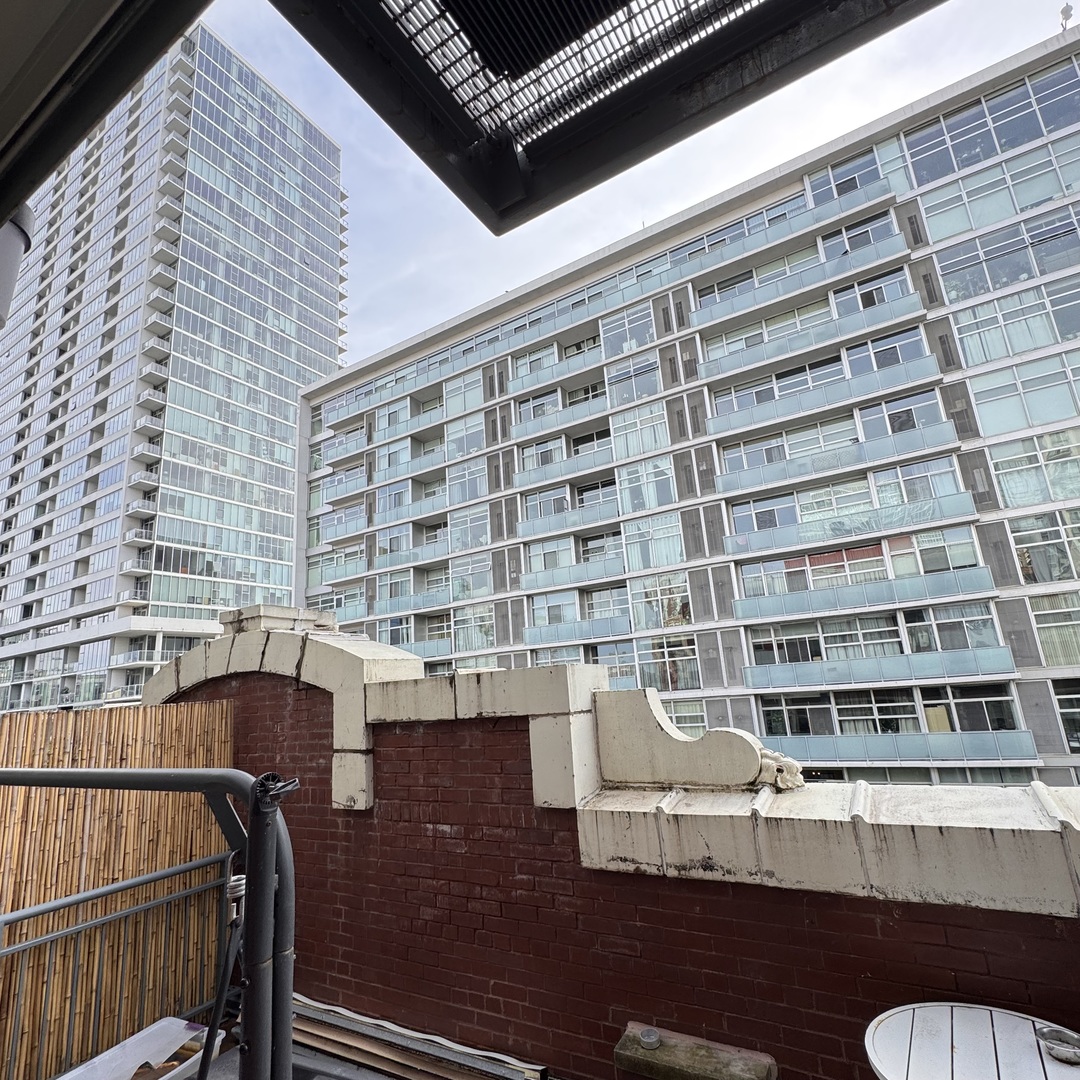 1631 S Michigan Avenue Unit: 402