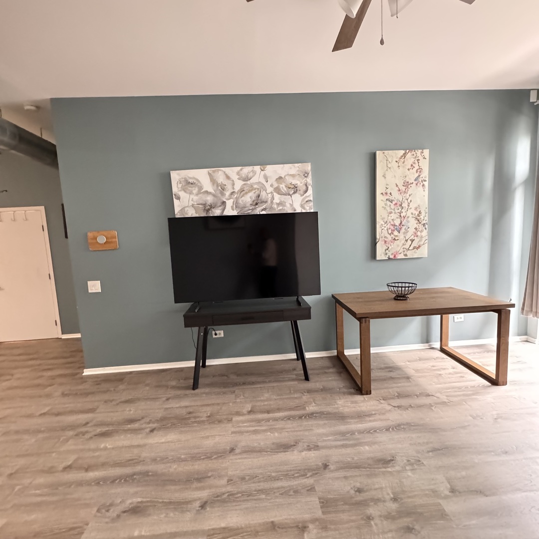1631 S Michigan Avenue Unit: 402