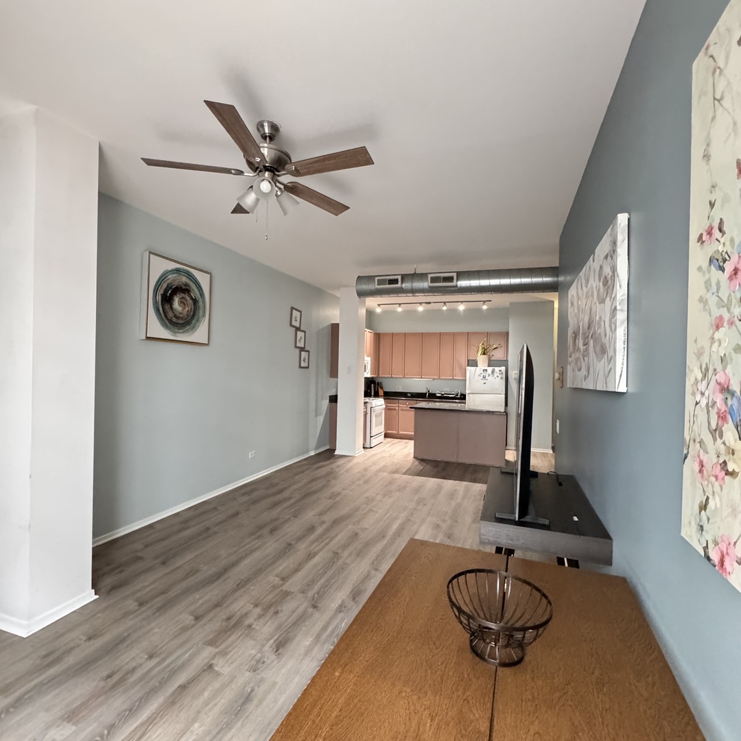 1631 S Michigan Avenue Unit: 402