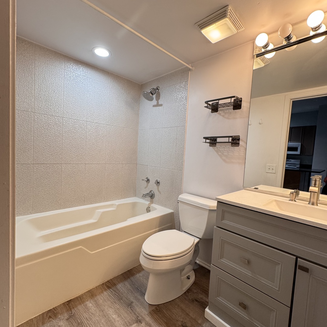 1631 S Michigan Avenue Unit: 402