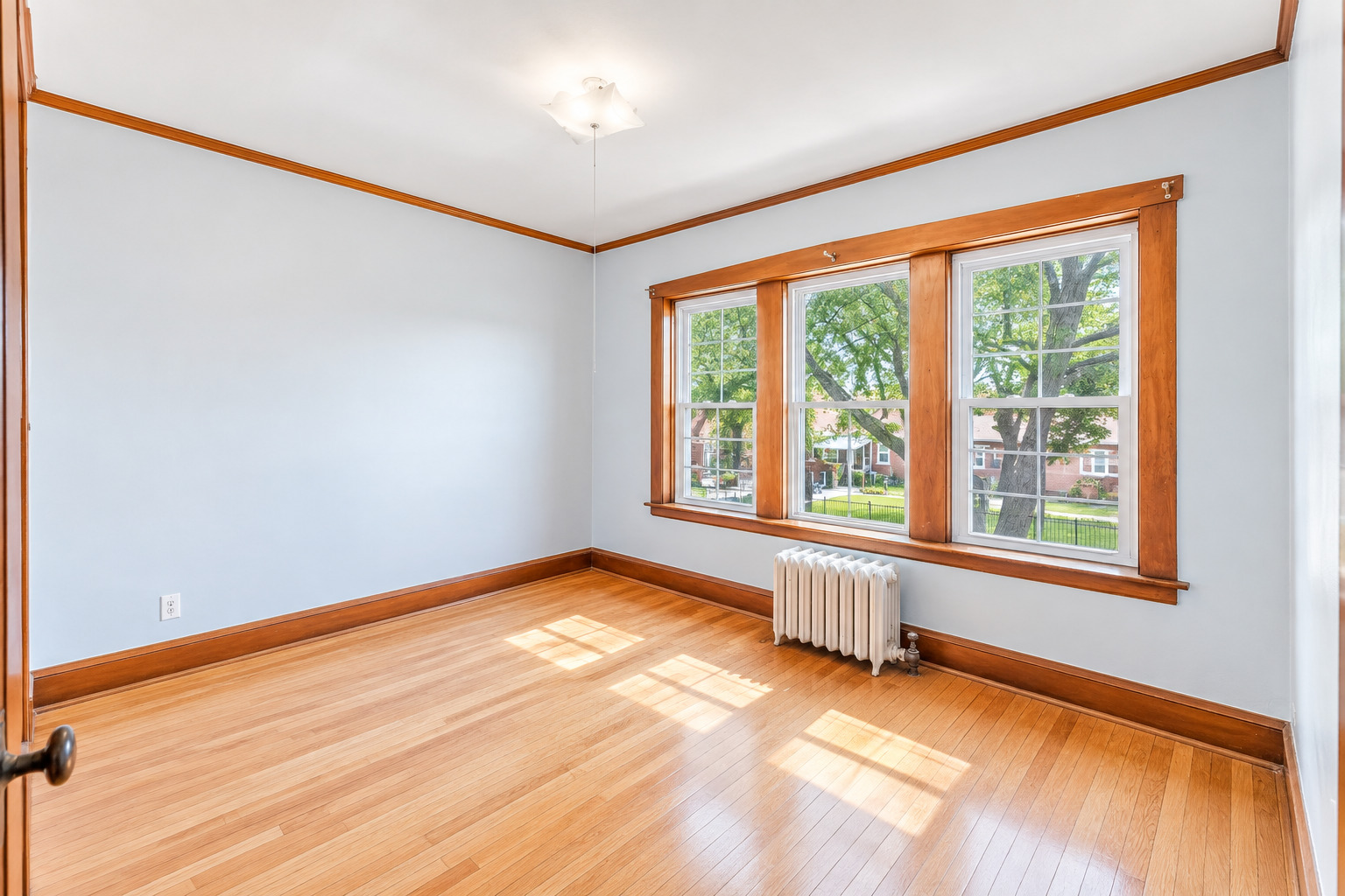 2950 N Lavergne Avenue Unit: 2