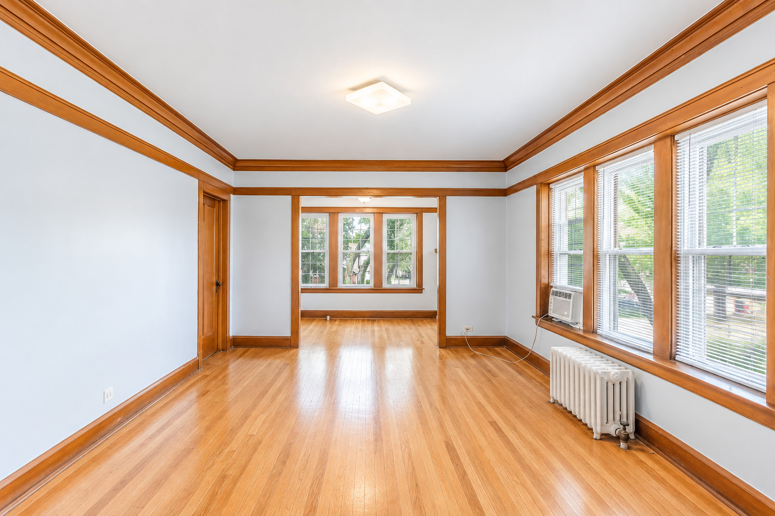 2950 N Lavergne Avenue Unit: 2