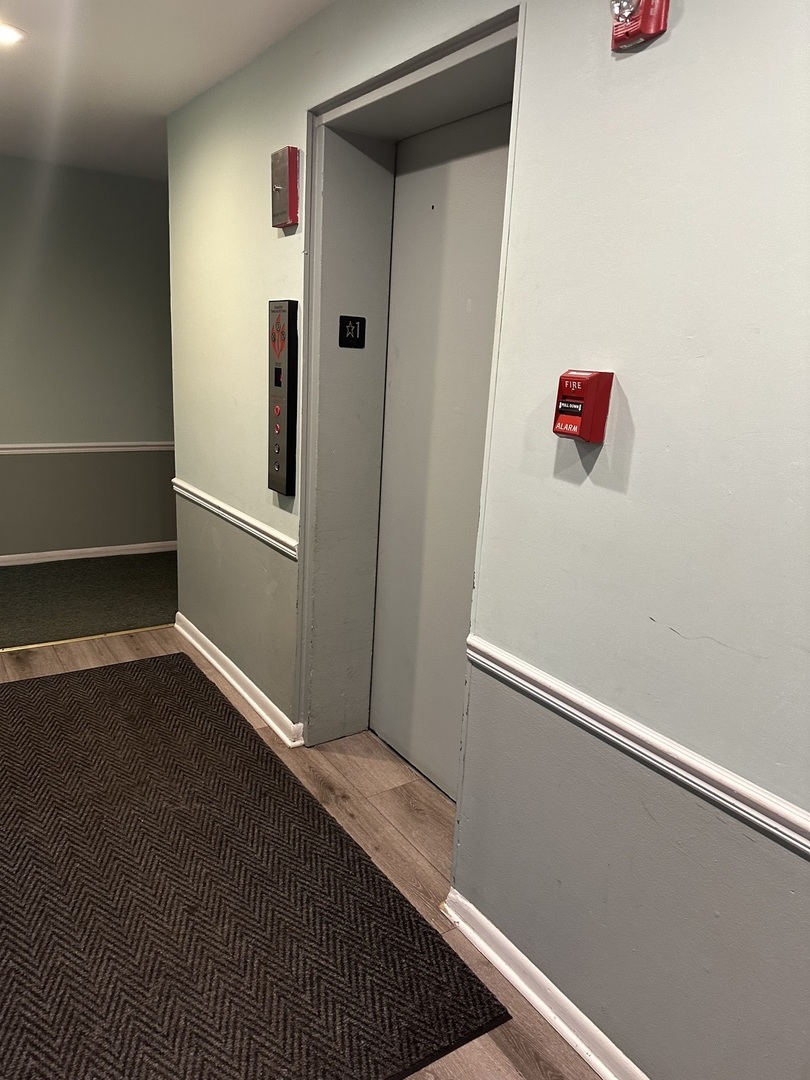 5700 Hillcrest Lane Unit: 3J