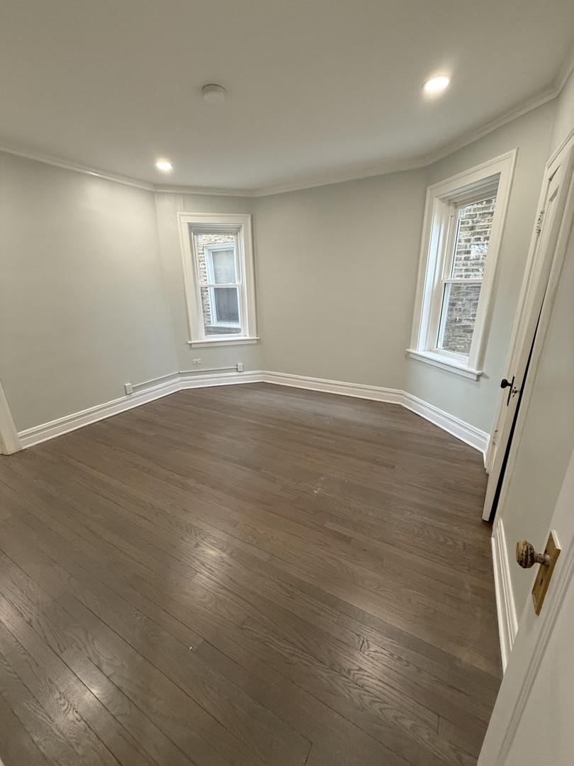 2827 W Lunt Avenue Unit: 1