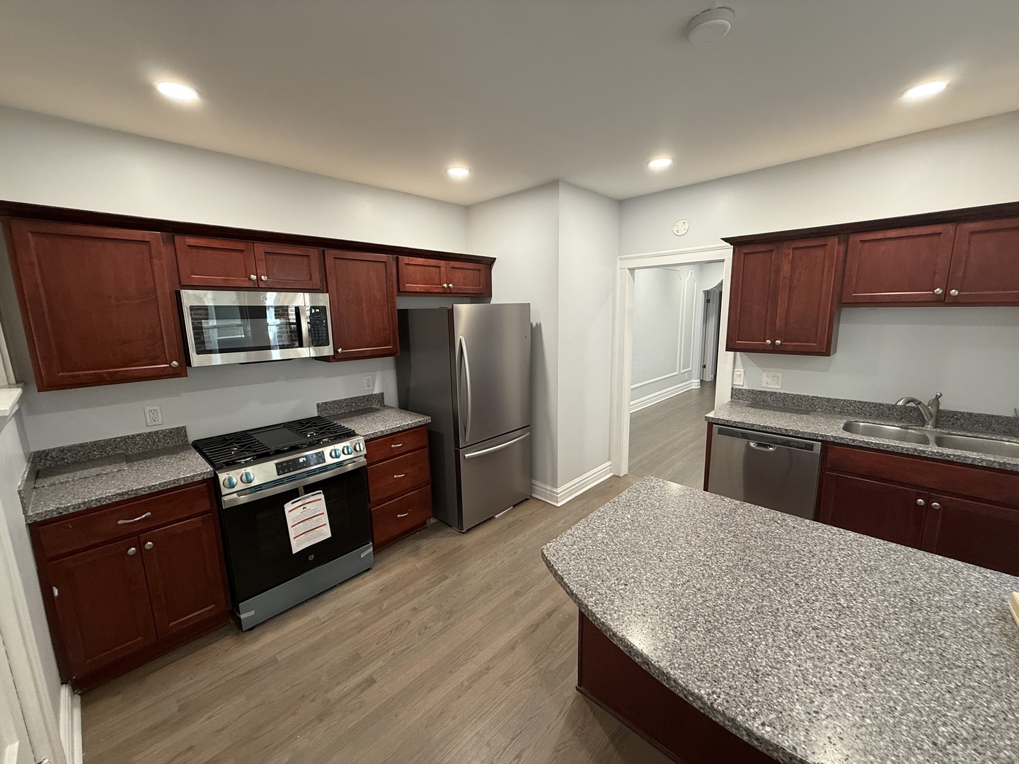 2827 W Lunt Avenue Unit: 1