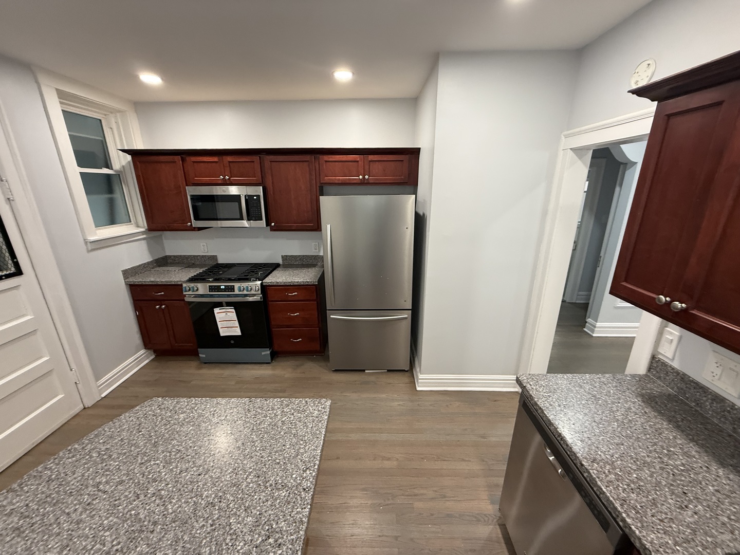 2827 W Lunt Avenue Unit: 1