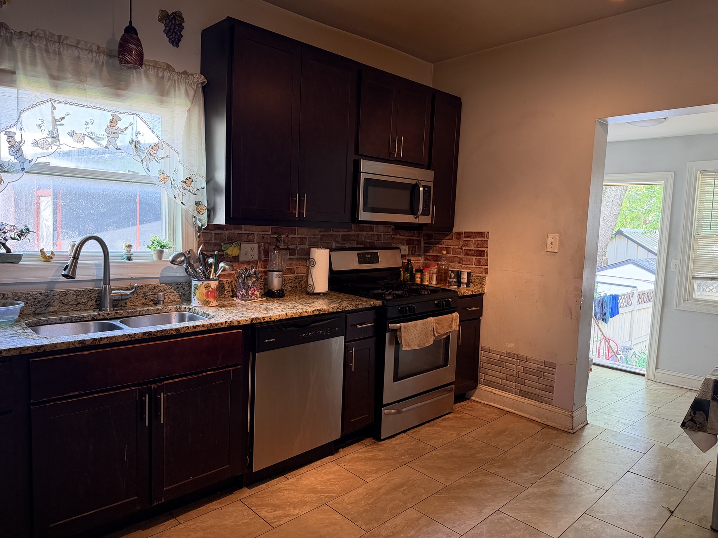 209 S 19th Avenue