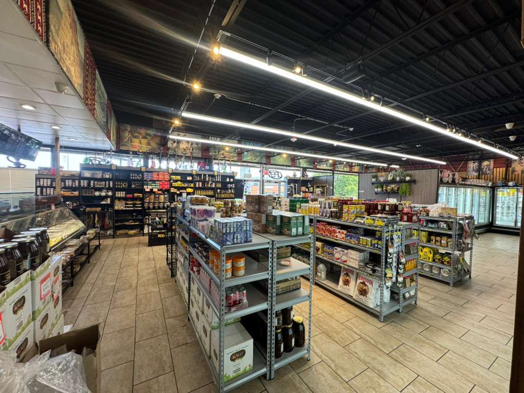 8031 W 87th Street