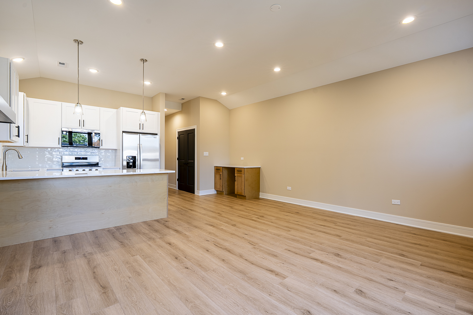 6621 S Drexel Avenue