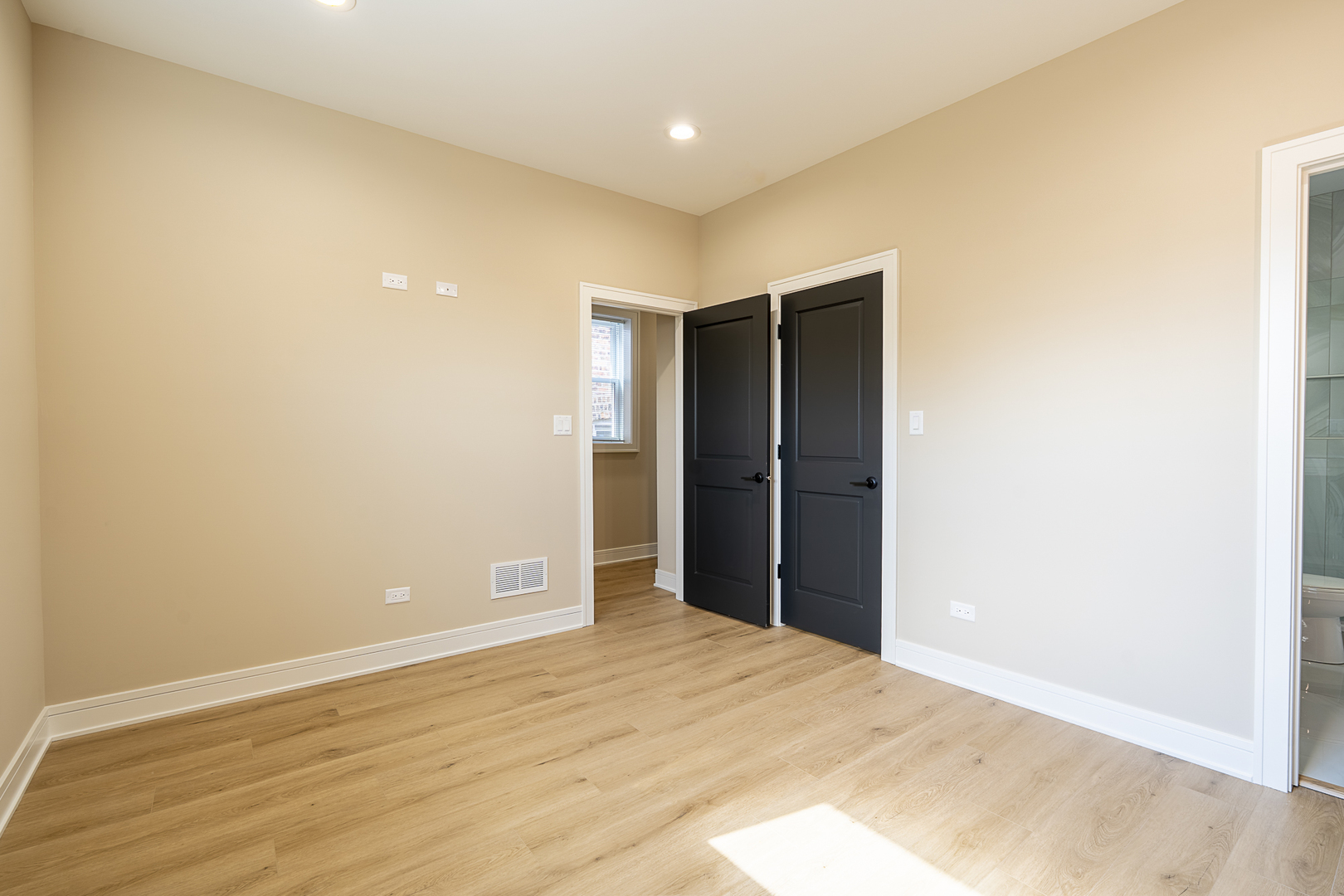 6621 S Drexel Avenue