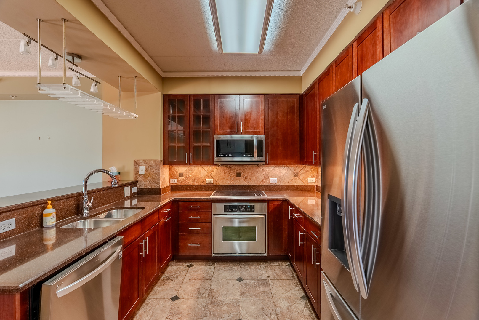 153 Pointe Drive Unit: 2201